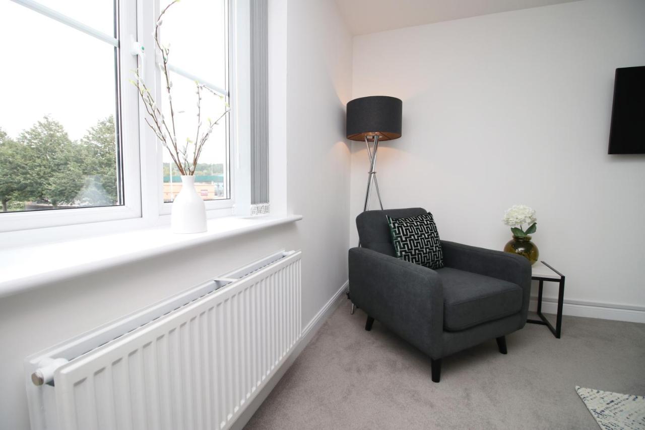 No 43 Stadium Views By Ssw - 2Br, Parking, Sleeps 4, 3Min Walk To Stadium, 10Min Drive To City Centre, Marina And Close To M4 Morriston Екстериор снимка