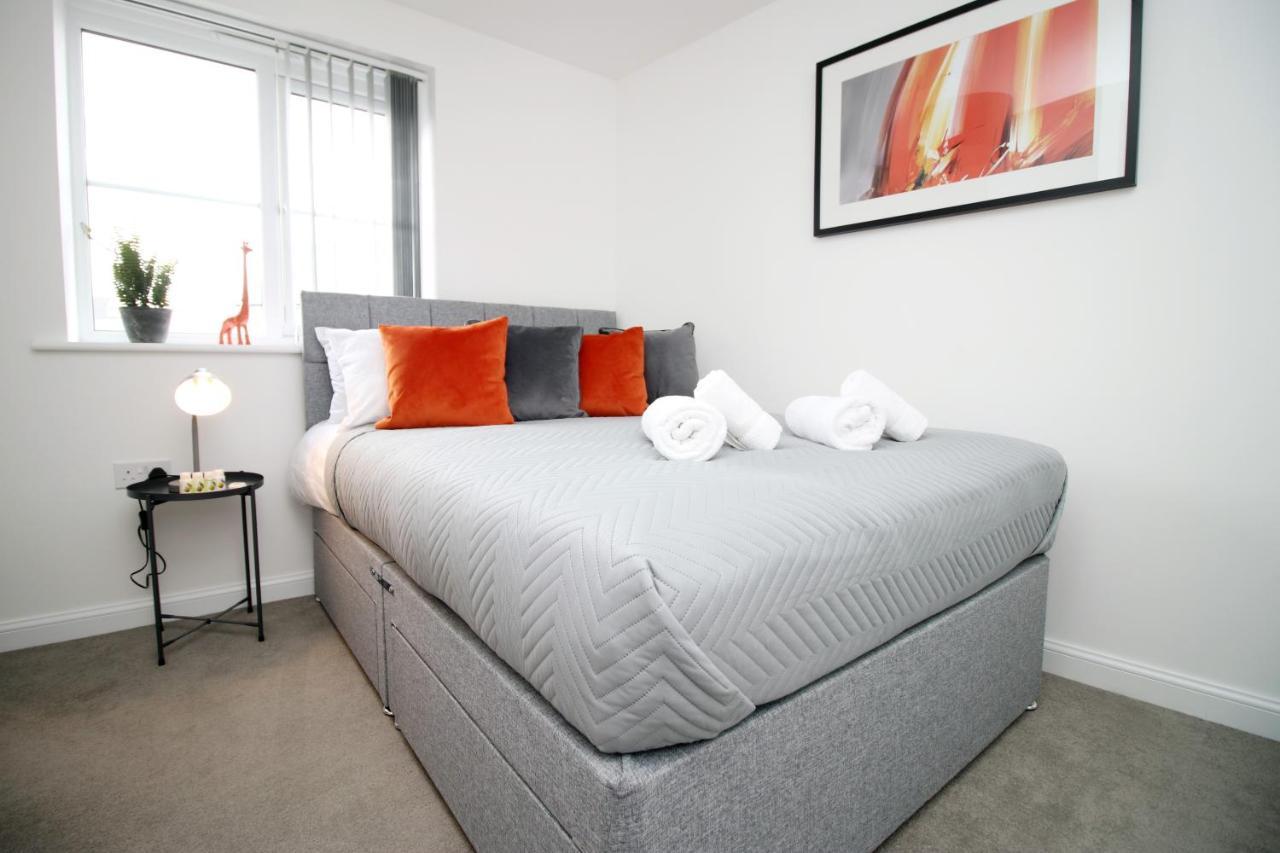 No 43 Stadium Views By Ssw - 2Br, Parking, Sleeps 4, 3Min Walk To Stadium, 10Min Drive To City Centre, Marina And Close To M4 Morriston Екстериор снимка