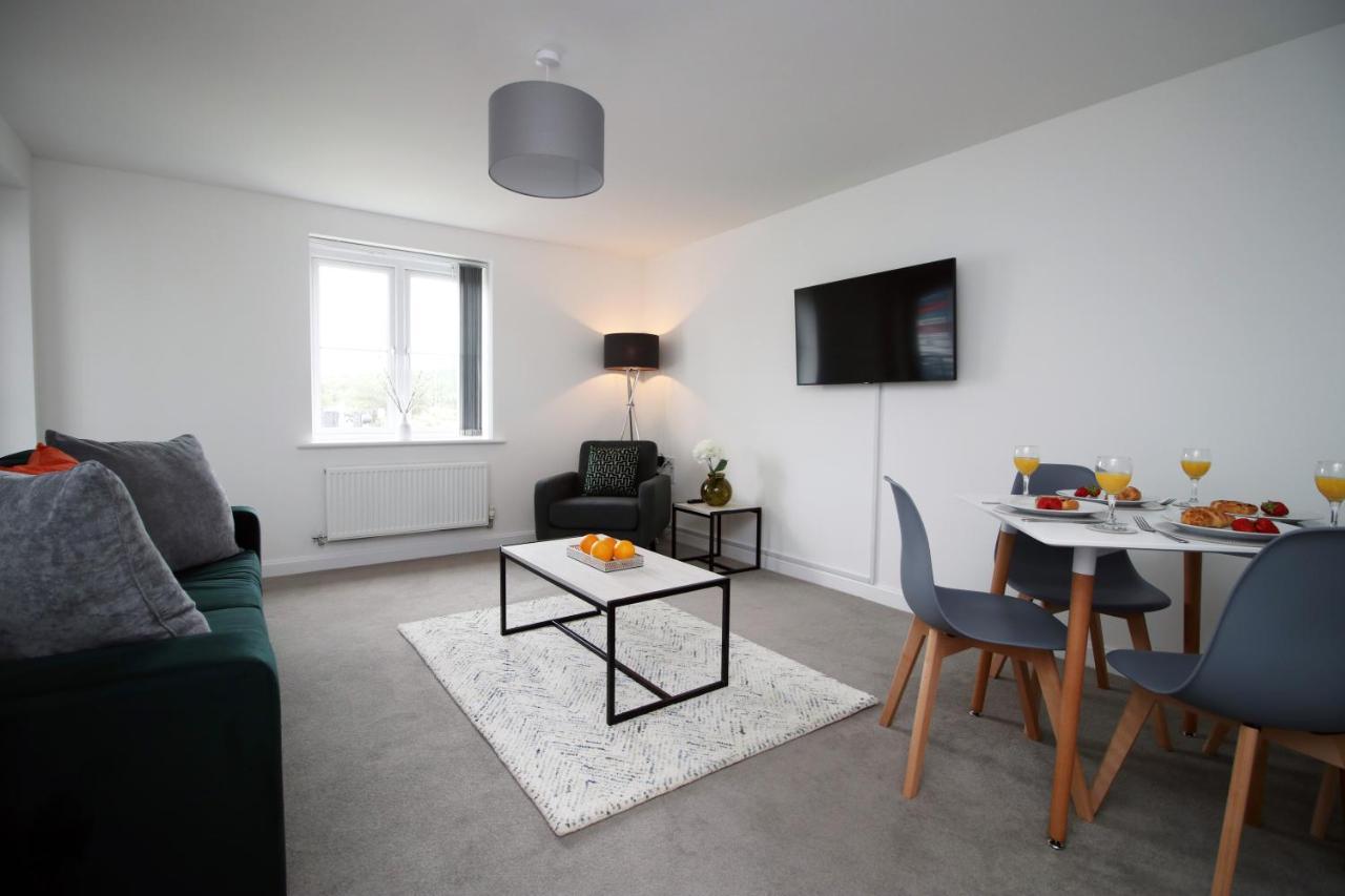 No 43 Stadium Views By Ssw - 2Br, Parking, Sleeps 4, 3Min Walk To Stadium, 10Min Drive To City Centre, Marina And Close To M4 Morriston Екстериор снимка