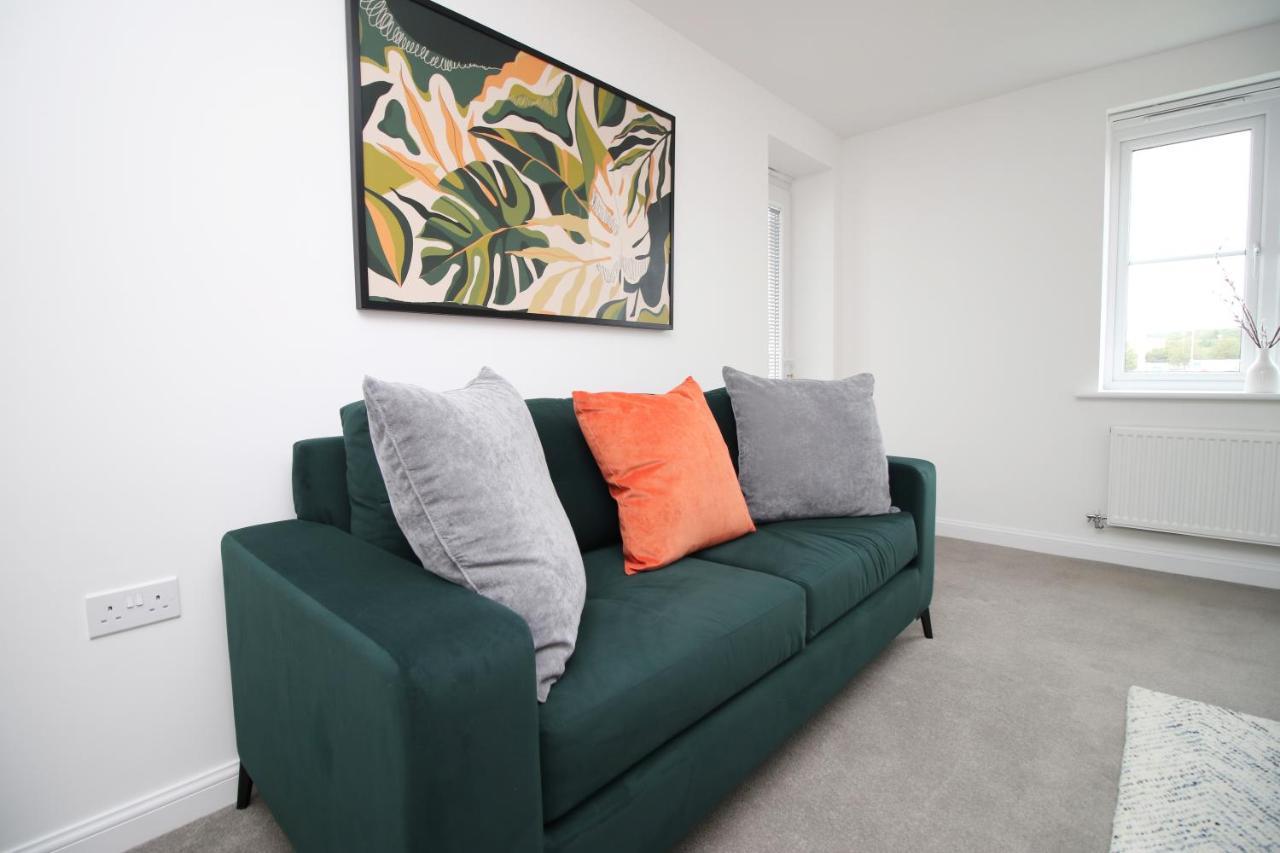 No 43 Stadium Views By Ssw - 2Br, Parking, Sleeps 4, 3Min Walk To Stadium, 10Min Drive To City Centre, Marina And Close To M4 Morriston Екстериор снимка