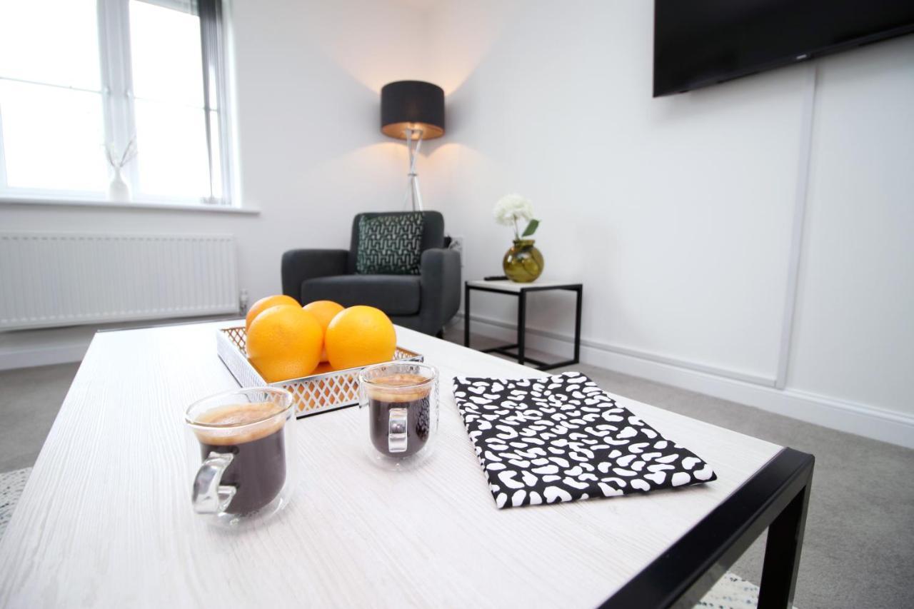 No 43 Stadium Views By Ssw - 2Br, Parking, Sleeps 4, 3Min Walk To Stadium, 10Min Drive To City Centre, Marina And Close To M4 Morriston Екстериор снимка